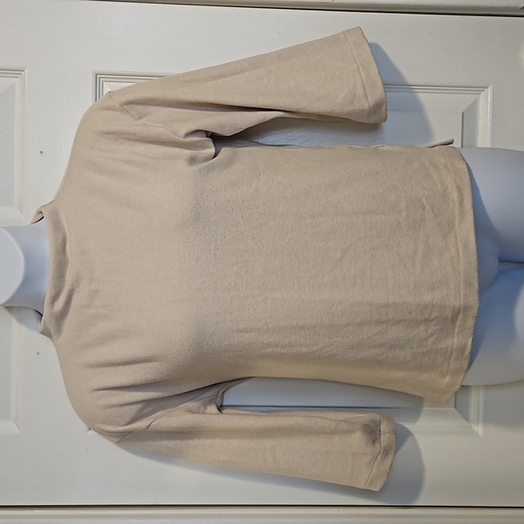 Banana Republic Sweaters - Banana Republic,3/4 sleeve, soft, sweater. Size M.